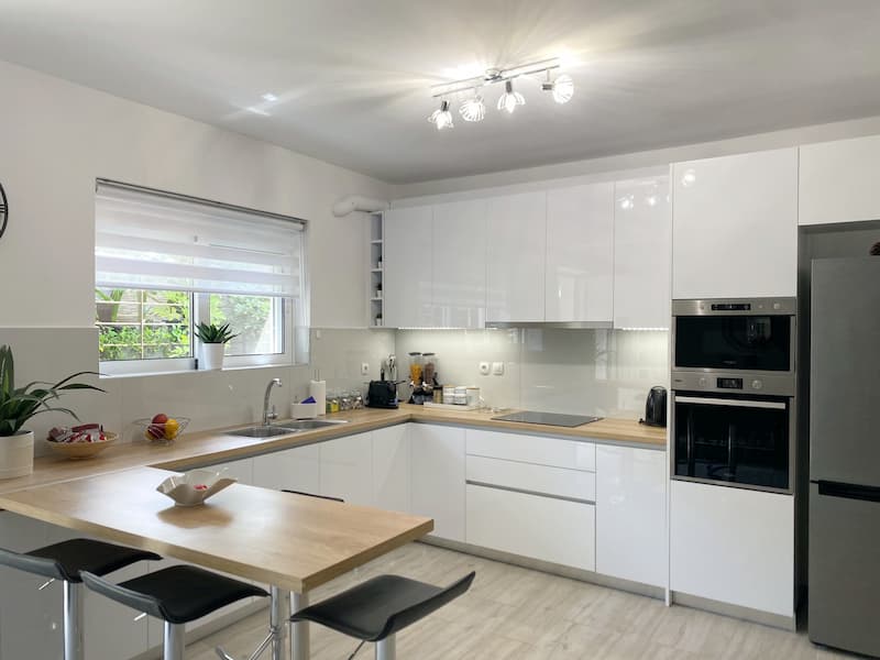 Fully equipped kitchen